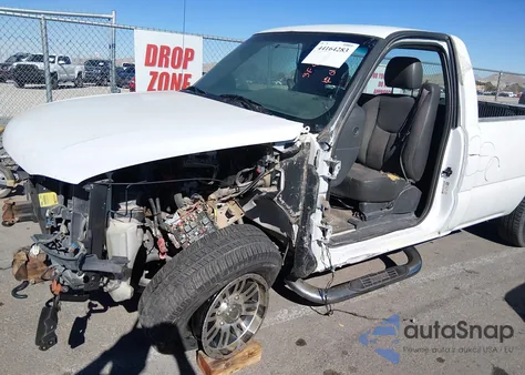 2004 GMC Sierra 1500 Work Truck z USA, uszkodzony, nr VIN 1GTEC14V04E193090